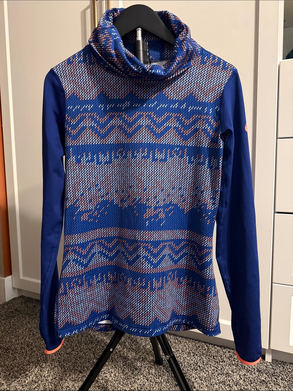 Nike Pro Dri-FIT Women’s Medium Blue Fair Isle Cowl Neck Athletic Pullover